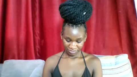 Snapshot of latina_ebony1 chatting on 03.28.26 Latina online show from 03.28.26