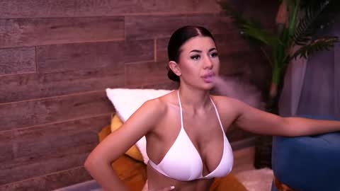 Latina online show from 10.05.25