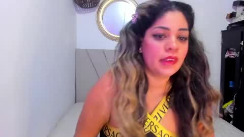 latinamav22 online show from 04.21.26