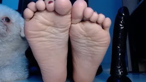 Snapshot of latinfeetqos chatting on 01.29.25 Martina April online show from 01.29.25