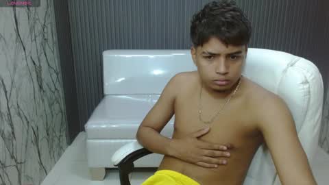 Snapshot of latinhotboy_19 chatting on 10.09.25 latinhotboy_19 online show from 10.09.25