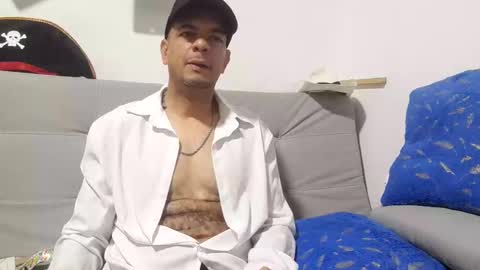 Snapshot of latinmartin254 chatting on 11.02.25 latinmartin254 online show from 11.02.25