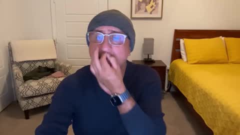 QS - INDEPENDENT MODEL online show from 10.29.25