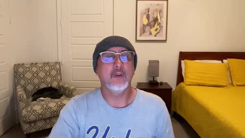 QS - INDEPENDENT MODEL online show from 11.01.25