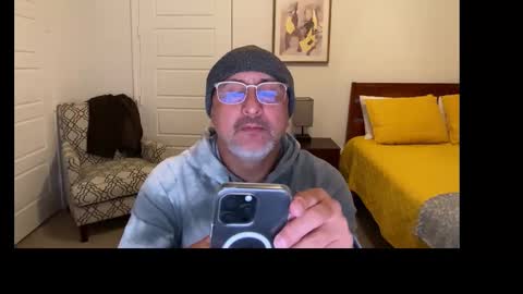 QS - INDEPENDENT MODEL online show from 12.04.25