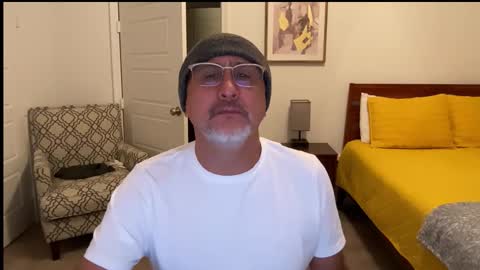 QS - INDEPENDENT MODEL online show from 12.15.25