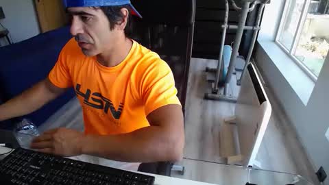 Snapshot of latino23bom chatting on 10.11.25 sam online show from 10.11.25