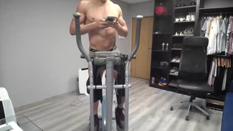 Snapshot of latino23bom chatting on 10.25.25 sam online show from 10.25.25