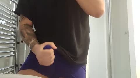 Snapshot of latino8484 chatting on 01.28.25 latino8484 online show from 01.28.25