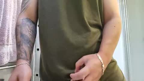 Snapshot of latino8484 chatting on 10.01.25 latino8484 online show from 10.01.25