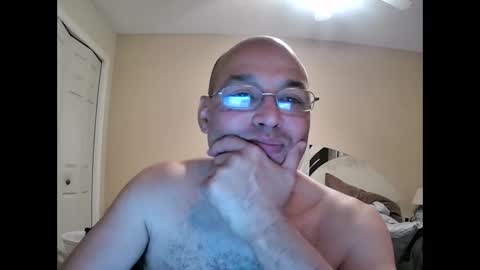 Snapshot of latinoinfla chatting on 02.04.25 latinoinfla online show from 02.04.25