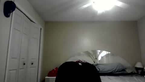 Snapshot of latinoinfla chatting on 11.16.25 latinoinfla online show from 11.16.25