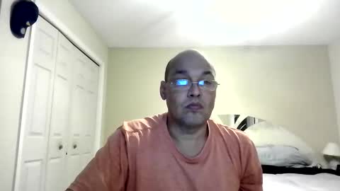 Snapshot of latinoinfla chatting on 11.16.25 latinoinfla online show from 11.16.25