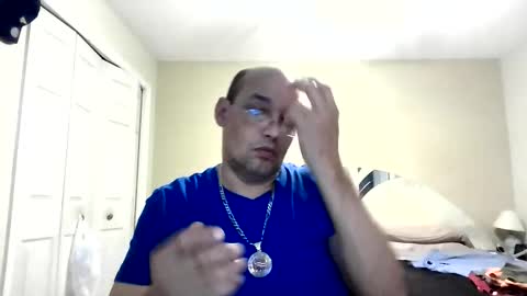 Snapshot of latinoinfla chatting on 12.21.25 latinoinfla online show from 12.21.25