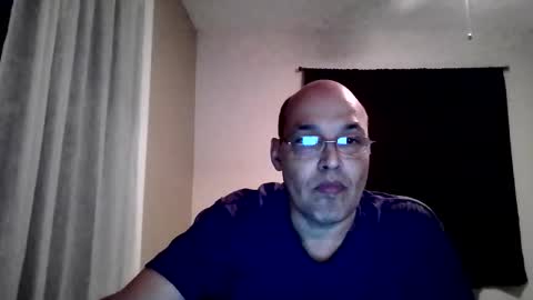 Snapshot of latinoinfla chatting on 03.18.26 latinoinfla online show from 03.18.26