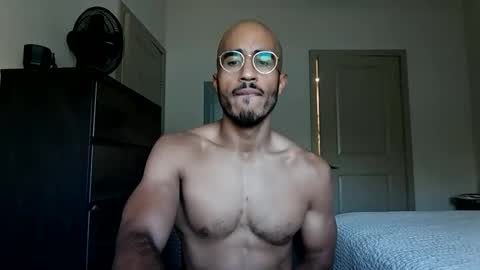 Snapshot of latinomixedbbc chatting on 11.11.25 latinomixedbbc online show from 11.11.25