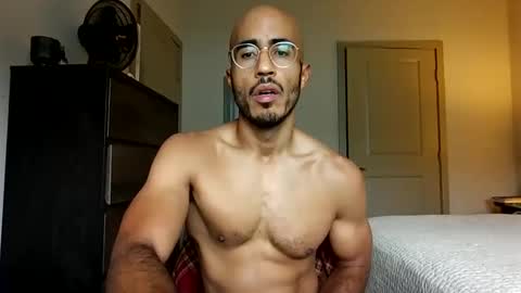 Snapshot of latinomixedbbc chatting on 11.19.25 latinomixedbbc online show from 11.19.25