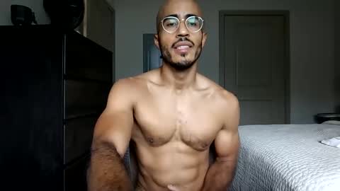 Snapshot of latinomixedbbc chatting on 11.20.25 latinomixedbbc online show from 11.20.25