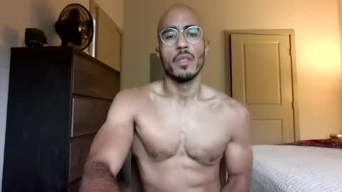 Snapshot of latinomixedbbc chatting on 11.21.25 latinomixedbbc online show from 11.21.25