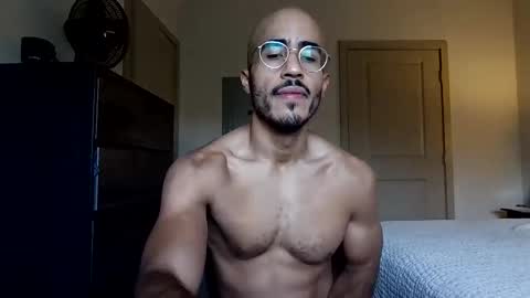 Snapshot of latinomixedbbc chatting on 12.15.25 latinomixedbbc online show from 12.15.25