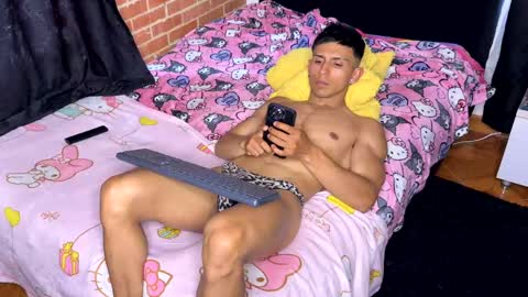 latinosadictosalsexo online show from 04.16.26