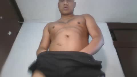 Snapshot of latinrayf chatting on 10.22.25 latinrayf online show from 10.22.25