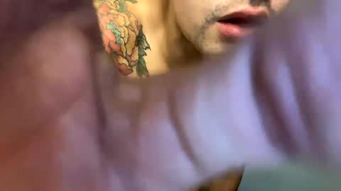 Snapshot of latinweekend chatting on 09.14.25 latinweekend online show from 09.14.25