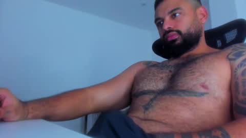 Snapshot of latinwolfbi chatting on 01.09.25 philip online show from 01.09.25