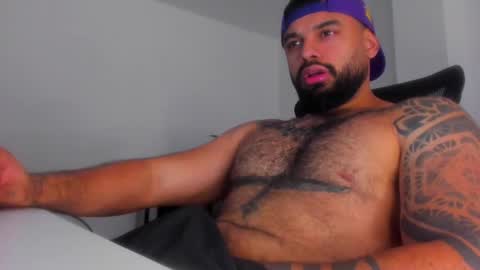 Snapshot of latinwolfbi chatting on 02.05.25 philip online show from 02.05.25