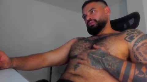 Snapshot of latinwolfbi chatting on 02.18.25 philip online show from 02.18.25