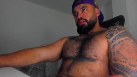 Snapshot of latinwolfbi chatting on 02.25.25 philip online show from 02.25.25