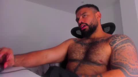 Snapshot of latinwolfbi chatting on 02.26.25 philip online show from 02.26.25