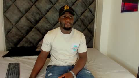 LEANDRO online show from 10.04.25