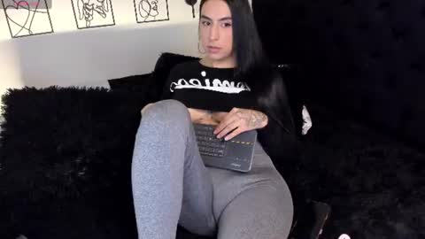 Laura 3 online show from 07.25.26