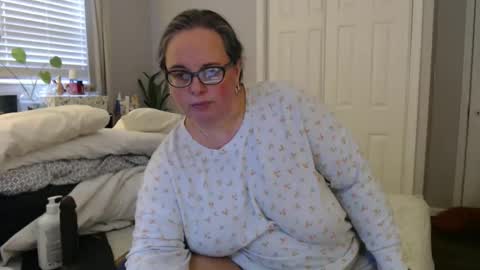 LauLauMa online show from 11.11.25