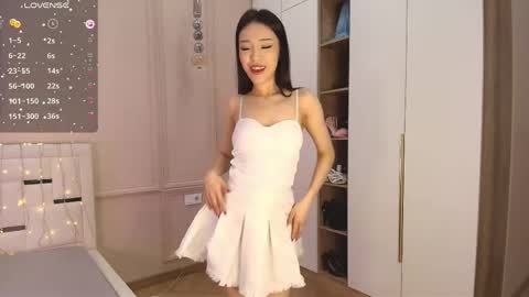 Lauma online show from 04.27.26
