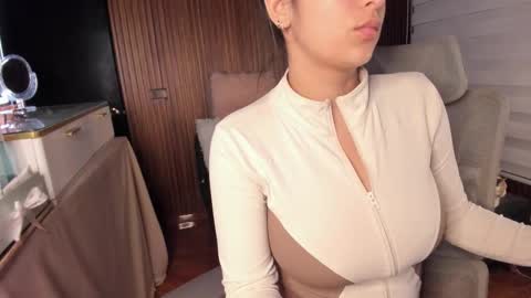 Snapshot of laura__cruz chatting on 03.17.26 laura cruz online show from 03.17.26