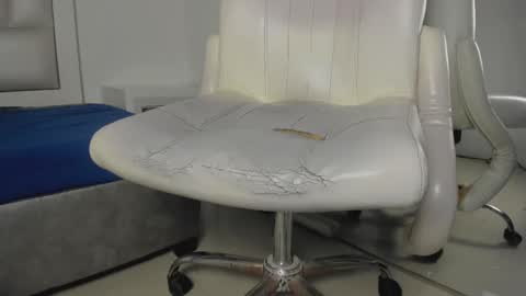 Snapshot of laura__js_ chatting on 09.27.25 laura__js_ online show from 09.27.25