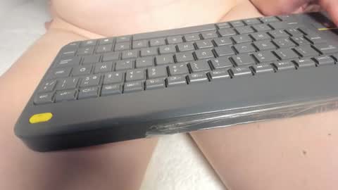 Snapshot of laura__js_ chatting on 10.16.25 laura__js_ online show from 10.16.25