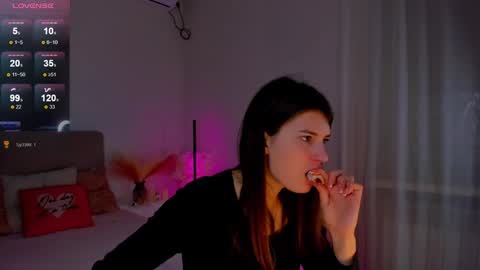 Laura online show from 02.01.25