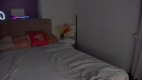 Laura online show from 02.14.25