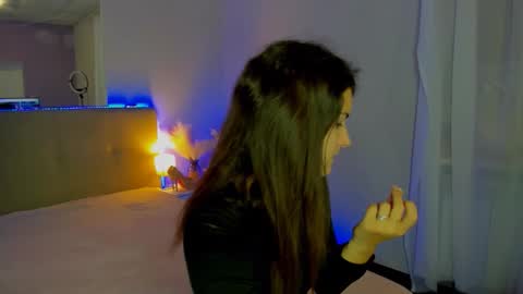 Laura online show from 11.25.25