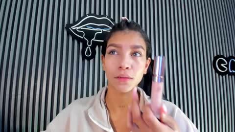 Laura online show from 02.20.25