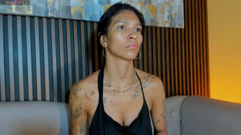 Laura online show from 02.04.26