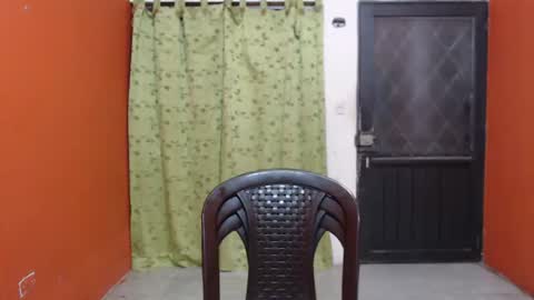 CALL ME LOVE  LAURA online show from 01.18.25