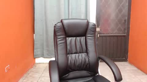 CALL ME LOVE  LAURA online show from 02.18.25