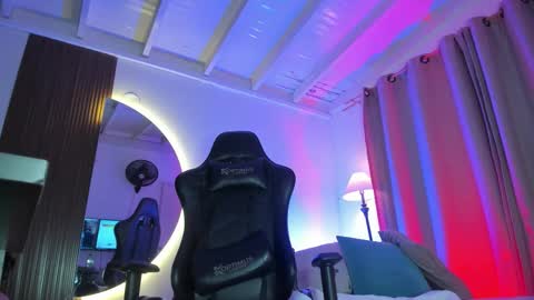 Lura online show from 09.12.25