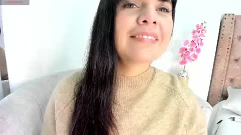 laura hotties online show from 07.04.26