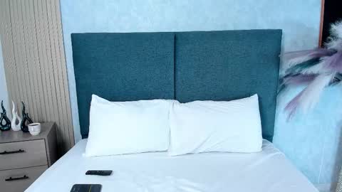 LauraIvy online show from 12.03.25