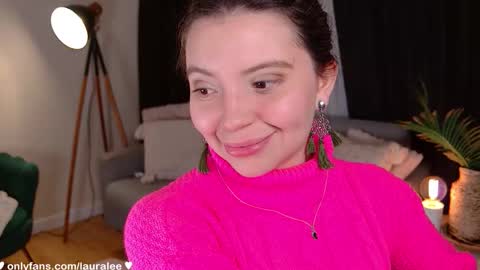 Snapshot of laura_lee chatting on 09.18.25 Laura Lee. online show from 09.18.25